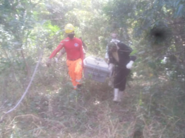 Corpo em decomposição achado em gruta em Comendador Gomes